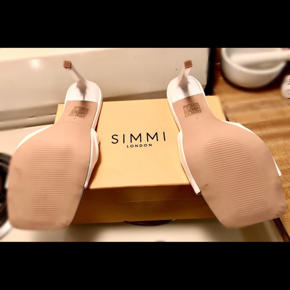 White Square Toe High Heeled Stilettos. NEVER WORN. - Picture 5 of 5